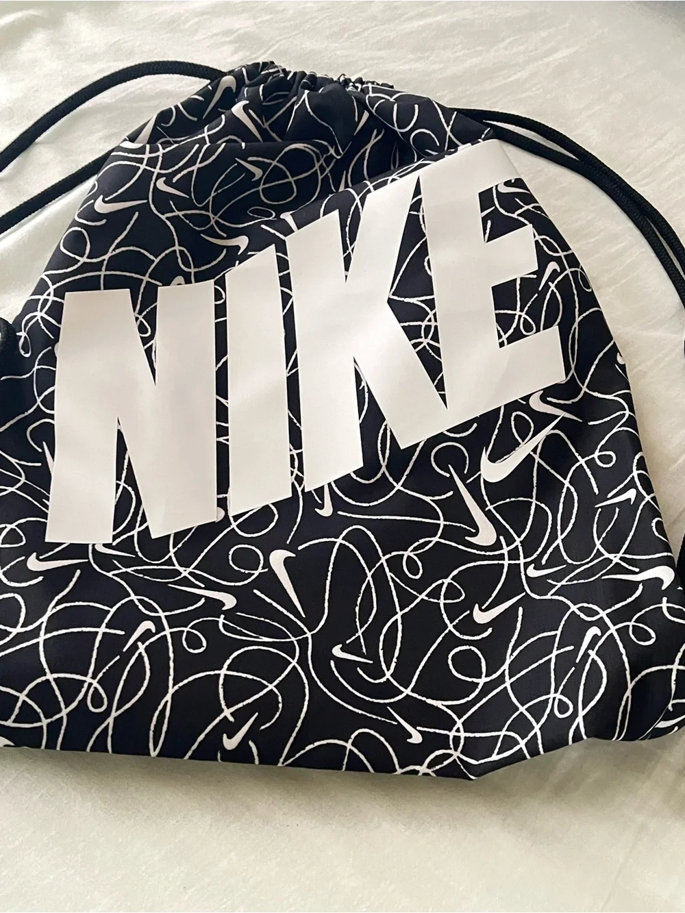 Nike Unisex Kid’s Black & White Scribble Drawstring Bag No Inner Pockets NWOT